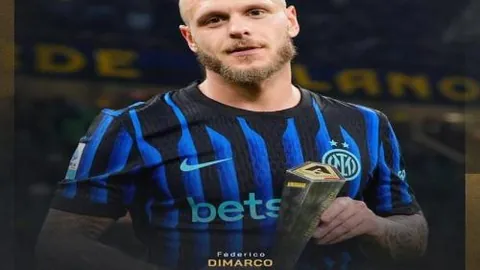 乌迪内斯那不勒斯1-1战平，意甲33轮提前五轮夺冠，那不勒斯33年后重返榜首